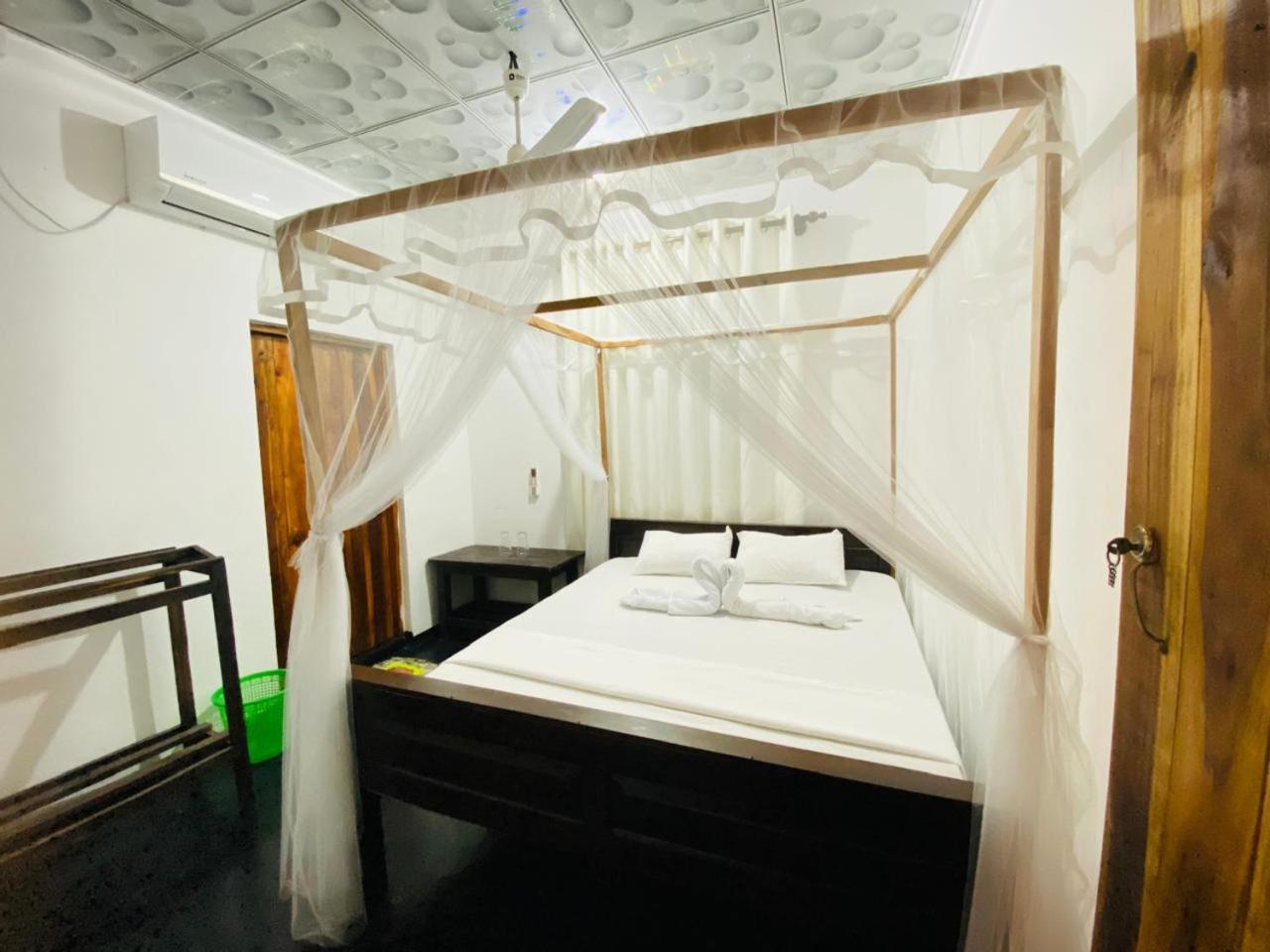Kingly Aroma Hotel อารูกัมเบย์ ภายนอก รูปภาพ